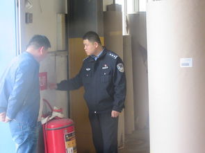 淄博市人民政府 圖片新聞 博山公安分局山頭派出所 對轄區(qū)工廠進行消防檢查并開展培訓(xùn)